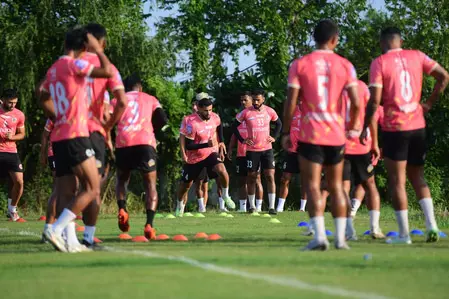 डूरंड कप : ईस्ट बंगाल एफसी का लक्ष्य इंडियन एयरफोर्स टीम के खिलाफ जीत की लय जारी रखना डूरंड कप : ईस्ट बंगाल एफसी का लक्ष्य इंडियन एयरफोर्स टीम के खिलाफ जीत की लय जारी रखना