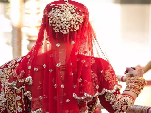 OMG! पुलिस इस महिला की तलाश में जुटी, रात को बड़ा कांड कर दिया OMG! पुलिस इस महिला की तलाश में जुटी, रात को बड़ा कांड कर दिया