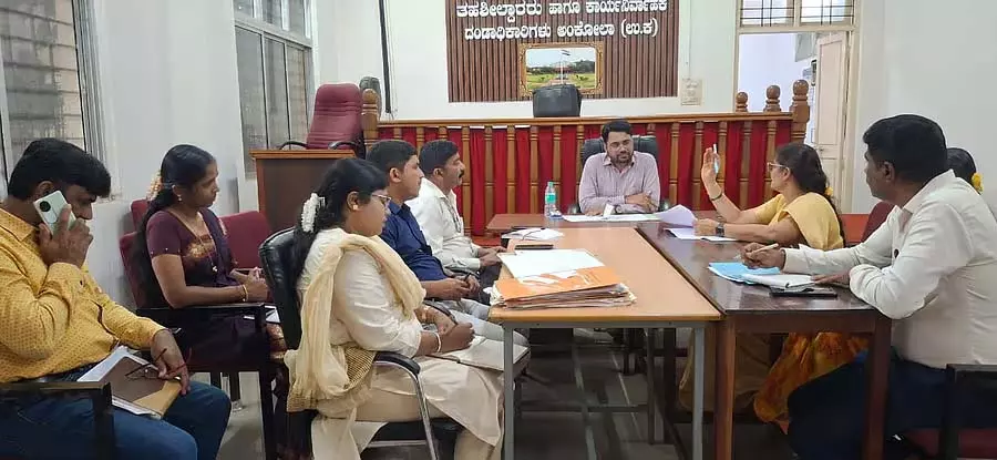 विभाग आपसी समन्वय से कार्य करें: तहसीलदार विभाग आपसी समन्वय से कार्य करें: तहसीलदार