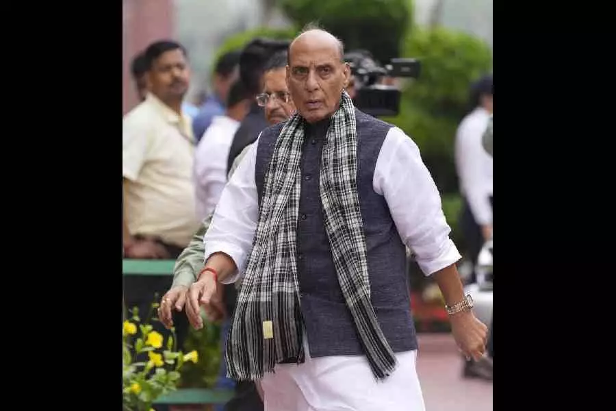 राजनाथ सिंह को Modi-Shah सरकार का विश्वास हासिल राजनाथ सिंह को Modi-Shah सरकार का विश्वास हासिल
