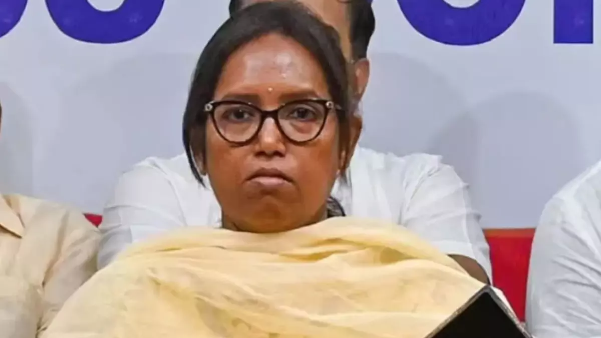 Mumbai: मुंबई कांग्रेस अध्यक्ष पद पर संकट के बादल, वर्षा गायकवाड़ पर नजर Mumbai: मुंबई कांग्रेस अध्यक्ष पद पर संकट के बादल, वर्षा गायकवाड़ पर नजर