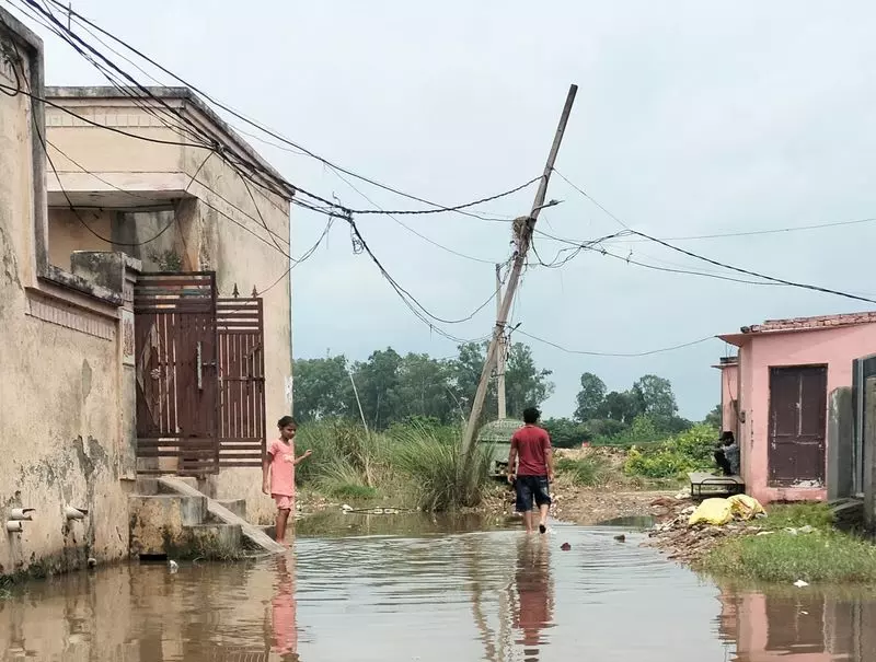 टांगरी नदी में उफान से अंबाला की कॉलोनियों में बाढ़ का पुराना डर फिर से जाग उठा है टांगरी नदी में उफान से अंबाला की कॉलोनियों में बाढ़ का पुराना डर फिर से जाग उठा है