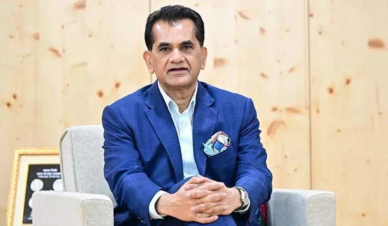 निर्यात और ट्रंप के टैरिफ से निपटने के लिए पर्यटन क्षेत्र को मजबूत करना महत्वपूर्ण: अमिताभ कांत निर्यात और ट्रंप के टैरिफ से निपटने के लिए पर्यटन क्षेत्र को मजबूत करना महत्वपूर्ण: अमिताभ कांत