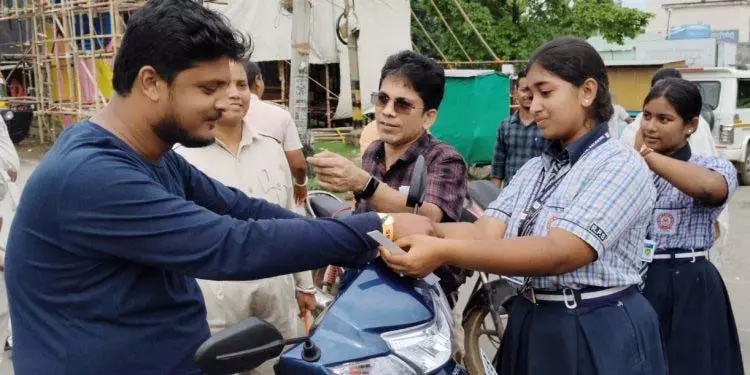 Cuttack सड़क सुरक्षा अभियान के साथ मनाई गई ‘राखी पूर्णिमा’ Cuttack सड़क सुरक्षा अभियान के साथ मनाई गई ‘राखी पूर्णिमा’