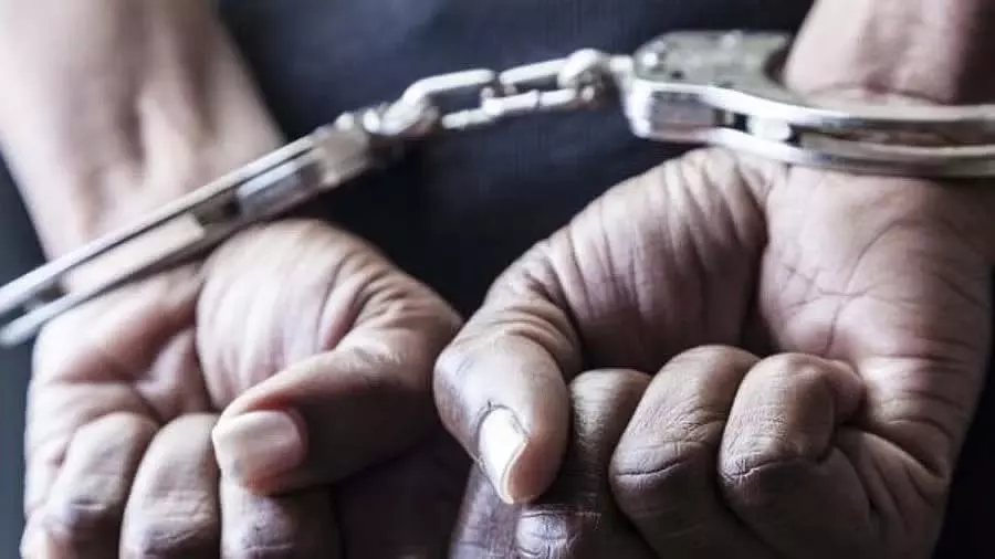 Dharamsthal झड़प: पुलिस को ड्यूटी करने से रोकने के आरोप में 6 गिरफ्तार Dharamsthal झड़प: पुलिस को ड्यूटी करने से रोकने के आरोप में 6 गिरफ्तार