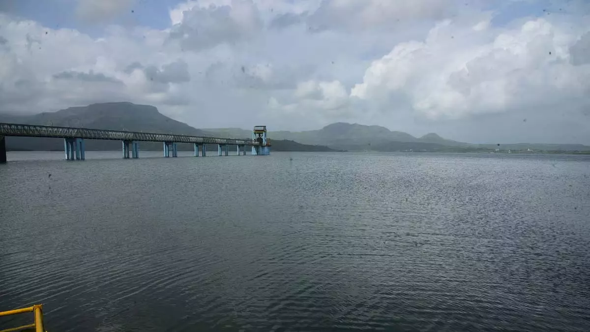 Mumbai : मोरबे बांध का जलस्तर रिकॉर्ड स्तर पर पहुंचा Mumbai : मोरबे बांध का जलस्तर रिकॉर्ड स्तर पर पहुंचा