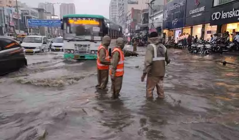 Hyderabad में भारी बारिश की चेतावनी Hyderabad में भारी बारिश की चेतावनी
