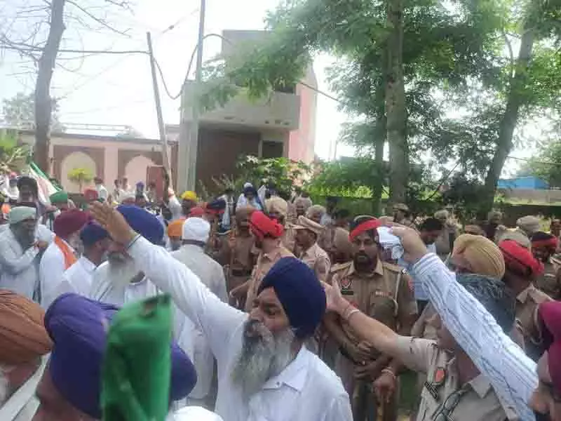 Amritsar: किसान संघ भूमि पूलिंग नीति के खिलाफ 11 अगस्त को मोटरसाइकिल रैली निकालेगा Amritsar: किसान संघ भूमि पूलिंग नीति के खिलाफ 11 अगस्त को मोटरसाइकिल रैली निकालेगा