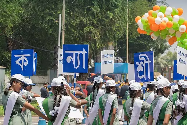 कन्याश्री के स्पर्श से चार बेटियों का जीवन बदल गया कन्याश्री के स्पर्श से चार बेटियों का जीवन बदल गया