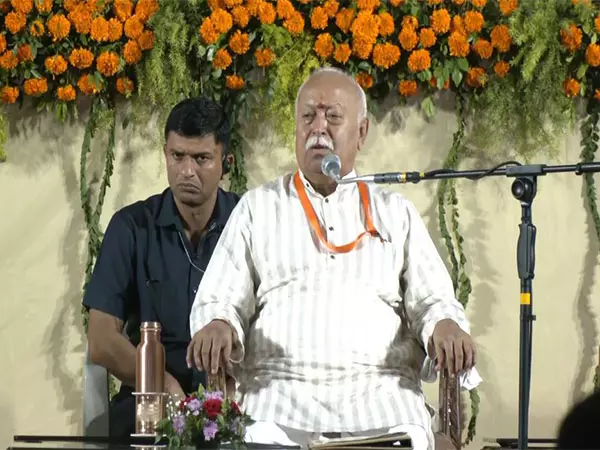 RSS प्रमुख मोहन भागवत ने इंदौर में कैंसर केयर सेंटर का किया उद्घाटन RSS प्रमुख मोहन भागवत ने इंदौर में कैंसर केयर सेंटर का किया उद्घाटन