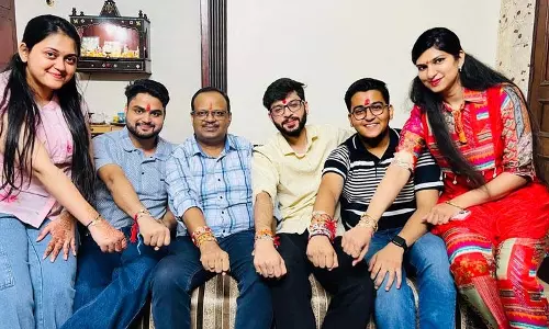 रक्षाबंधन पर शहर में प्रेम और एकजुटता का जश्न मनाया गया रक्षाबंधन पर शहर में प्रेम और एकजुटता का जश्न मनाया गया