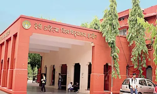 इंदौर: DAVV में MBA के 7 कोर्स में सीटें खाली, अब सीधे प्रवेश इंदौर: DAVV में MBA के 7 कोर्स में सीटें खाली, अब सीधे प्रवेश