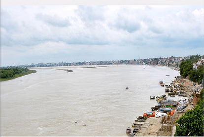 Varanasi: बाढ़ ने रक्षाबंधन का जश्न किया मुश्किल Varanasi: बाढ़ ने रक्षाबंधन का जश्न किया मुश्किल