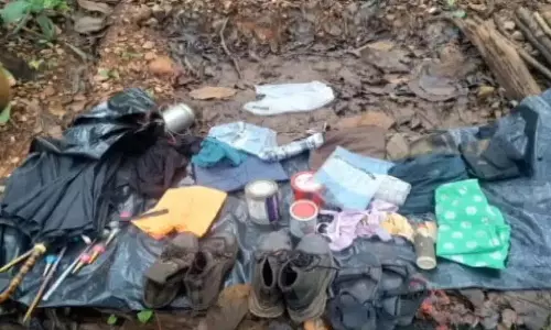 ओडिशा-झारखंड सीमा पर माओवादी ढांचे पर हमला, 3 बंकर नष्ट ओडिशा-झारखंड सीमा पर माओवादी ढांचे पर हमला, 3 बंकर नष्ट