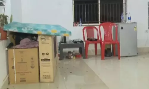 गिरफ्तार पार्षद अमरेश जेना के कार्यालय में तोड़फोड़