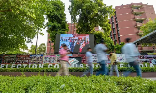 चुनाव आयोग पर चर्चा से बचने पर कांग्रेस ने सरकार की मंशा पर उठाए सवाल चुनाव आयोग पर चर्चा से बचने पर कांग्रेस ने सरकार की मंशा पर उठाए सवाल