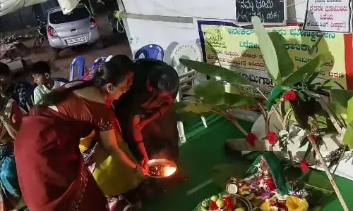 किसानों और किसान महिलाओं ने मिलकर वरमहालक्ष्मी उत्सव मनाया