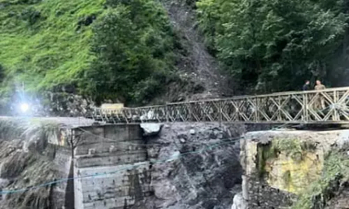 धराली में बीआरओ और सेना ने बनाया बेली ब्रिज धराली में बीआरओ और सेना ने बनाया बेली ब्रिज