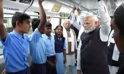 बेंगलुरु मेट्रो की येलो लाइन का उद्घाटन, प्रधानमंत्री मोदी ने छात्रों के साथ किया सफर