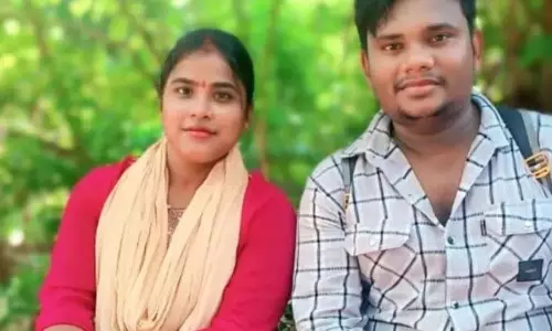 Bhubaneswar : नवविवाहिता का शव फंदे से लटका मिला, पति गिरफ्तार Bhubaneswar : नवविवाहिता का शव फंदे से लटका मिला, पति गिरफ्तार