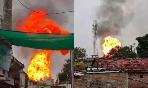 Rajgarh: गैस सिलेंडर ब्लास्ट से गूंजा इलाका, मचा हंगामा Rajgarh: गैस सिलेंडर ब्लास्ट से गूंजा इलाका, मचा हंगामा