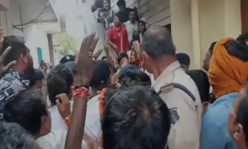 कुकुरबेडा में फोर्स तैनात, धर्मांतरण की खबर पर रायपुर पुलिस अलर्ट कुकुरबेडा में फोर्स तैनात, धर्मांतरण की खबर पर रायपुर पुलिस अलर्ट