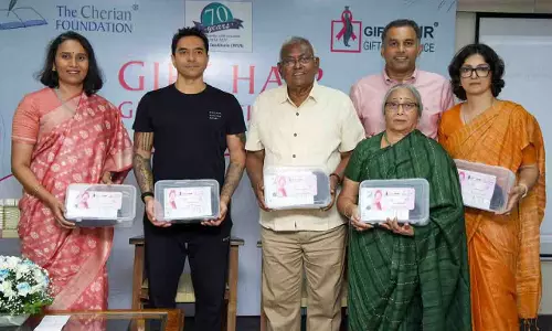 Cherian फाउंडेशन ने 10 वर्षों में कैंसर रोगियों के लिए 10,000 विग देने का संकल्प लिया Cherian फाउंडेशन ने 10 वर्षों में कैंसर रोगियों के लिए 10,000 विग देने का संकल्प लिया