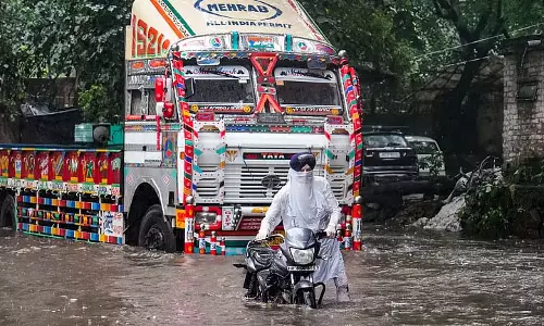 दिल्ली राजधानी में लगातार बारिश से तबाही