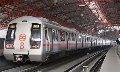 रक्षाबंधन पर भीड़ से निपटने के लिए मेट्रो ने दो दिनों में रिकॉर्ड 82 लाख चक्कर लगाए रक्षाबंधन पर भीड़ से निपटने के लिए मेट्रो ने दो दिनों में रिकॉर्ड 82 लाख चक्कर लगाए