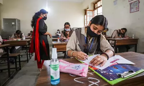 SSLC परीक्षा की गुणवत्ता और उत्तीर्णता दर पर विचार: हसन जिले को ए रैंक मिली SSLC परीक्षा की गुणवत्ता और उत्तीर्णता दर पर विचार: हसन जिले को ए रैंक मिली