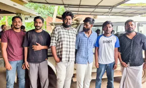 Kerala : कार सवारों से 20 लाख चुराने के आरोप में छह गिरफ्तार Kerala : कार सवारों से 20 लाख चुराने के आरोप में छह गिरफ्तार
