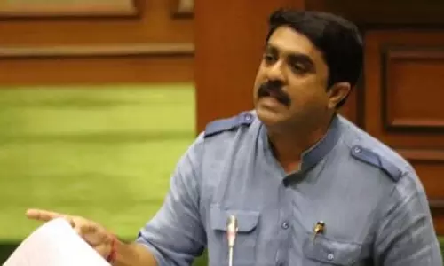 फतोर्दा MLA ने 1,000 स्क्रैपयार्डों को औद्योगिक क्षेत्रों में स्थानांतरित करने का समर्थन किया फतोर्दा MLA ने 1,000 स्क्रैपयार्डों को औद्योगिक क्षेत्रों में स्थानांतरित करने का समर्थन किया