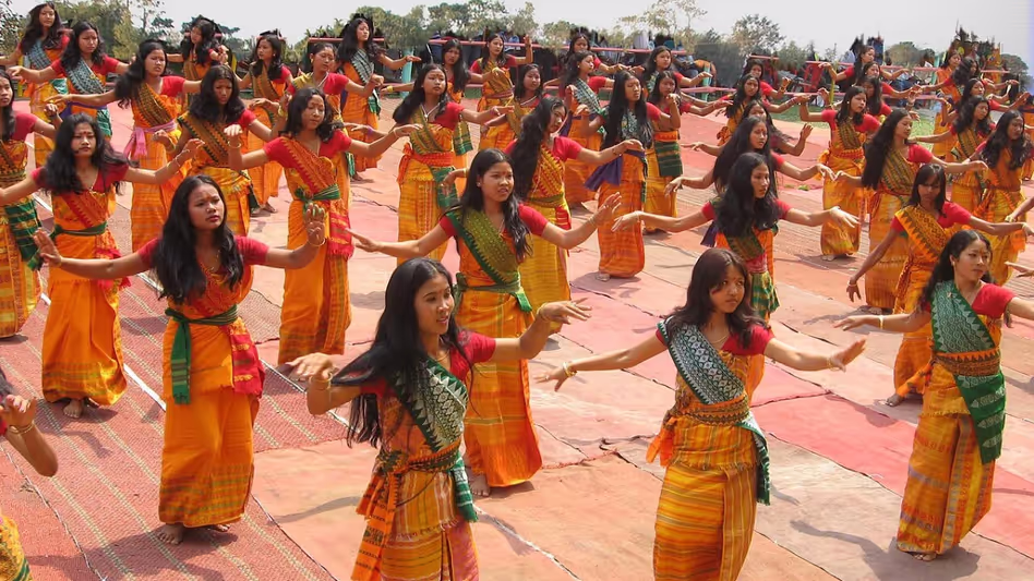 Assam  नवंबर में 10,000 से अधिक कलाकारों के साथ मेगा बागुरुम्बा की मेजबानी करेगा