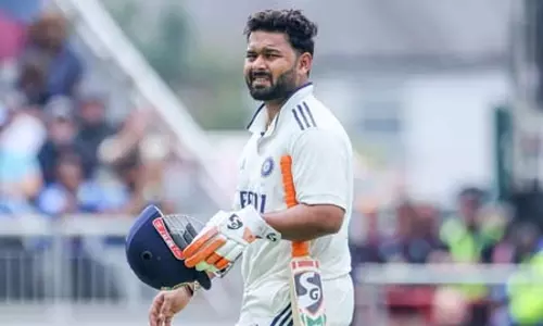 ऋषभ पंत निश्चित रूप से धोनी से आगे निकल जाएंगे: आकाश चोपड़ा