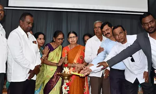Davanagere : एलुमनी फाउंडेशन नए छात्रों की मदद करेगा Davanagere : एलुमनी फाउंडेशन नए छात्रों की मदद करेगा