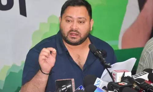 तेजस्वी ने बिहार के उपमुख्यमंत्री पर दो ईपीआईसी नंबर रखने का आरोप लगाया तेजस्वी ने बिहार के उपमुख्यमंत्री पर दो ईपीआईसी नंबर रखने का आरोप लगाया