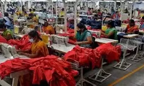 अमेरिकी टैरिफ Andhra के कपड़ा उद्योग को प्रभावित अमेरिकी टैरिफ Andhra के कपड़ा उद्योग को प्रभावित