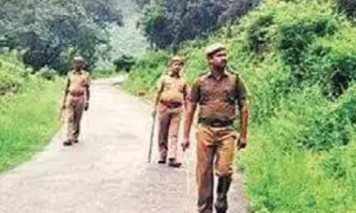 Telangana: वन रक्षकों और बेस कैंप कर्मचारियों को पिछले 4 महीनों से वेतन नहीं मिला Telangana: वन रक्षकों और बेस कैंप कर्मचारियों को पिछले 4 महीनों से वेतन नहीं मिला