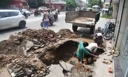 Pakhowal Road पर फिर से भूस्खलन, अस्थायी इंतजामों ने चिंता बढ़ाई Pakhowal Road पर फिर से भूस्खलन, अस्थायी इंतजामों ने चिंता बढ़ाई