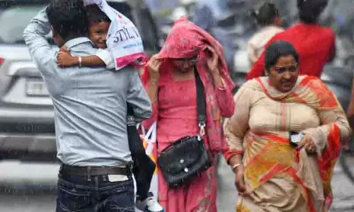Ludhiana: मूसलाधार बारिश भी त्यौहार के उत्साह को कम नहीं कर पाई Ludhiana: मूसलाधार बारिश भी त्यौहार के उत्साह को कम नहीं कर पाई