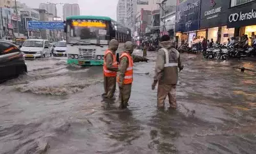Hyderabad में भारी बारिश की चेतावनी Hyderabad में भारी बारिश की चेतावनी