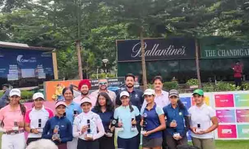 Chandigarh: ओजस्विनी, महक ने गोल्फ खिताब जीता Chandigarh: ओजस्विनी, महक ने गोल्फ खिताब जीता