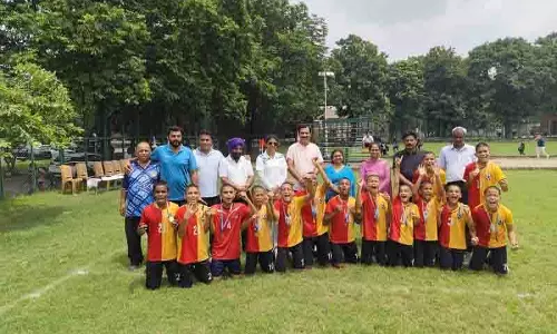Chandigarh: सेक्टर-37 स्कूल ने अंडर-14 इंटर स्कूल फुटबॉल ट्रॉफी जीती Chandigarh: सेक्टर-37 स्कूल ने अंडर-14 इंटर स्कूल फुटबॉल ट्रॉफी जीती