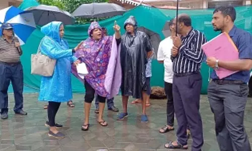 Betalbatim के किसानों ने खेत तक पहुँच रोकने वाली अवैध दीवार का विरोध किया