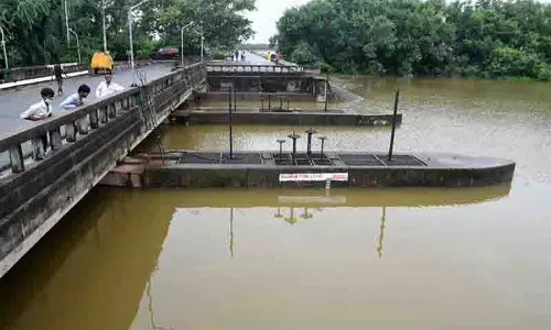 Chandigarh: सुखना झील का जलस्तर घटने के कारण गेट बंद