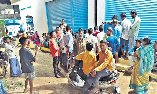 कांग्रेस ने उर्वरक की मांग के लिए किसानों से माफी मांगी