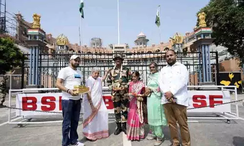 भाजपा नेता चावला ने BSF जवानों के साथ मनाया रक्षाबंधन
