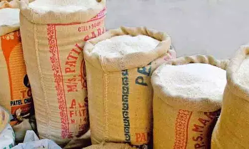 उच्च लागत और वैश्विक प्रतिस्पर्धा के कारण Telangana के चावल निर्यात में भारी गिरावट उच्च लागत और वैश्विक प्रतिस्पर्धा के कारण Telangana के चावल निर्यात में भारी गिरावट