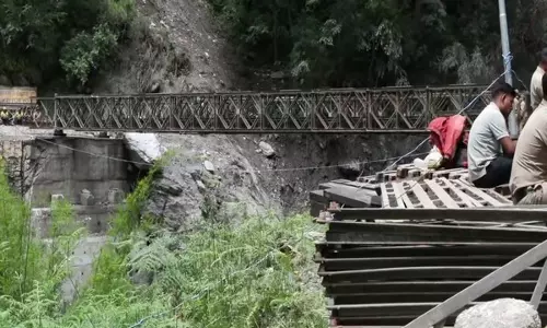 Uttarkashi में बेली ब्रिज से संपर्क बहाल, 800 बचाए गए Uttarkashi में बेली ब्रिज से संपर्क बहाल, 800 बचाए गए