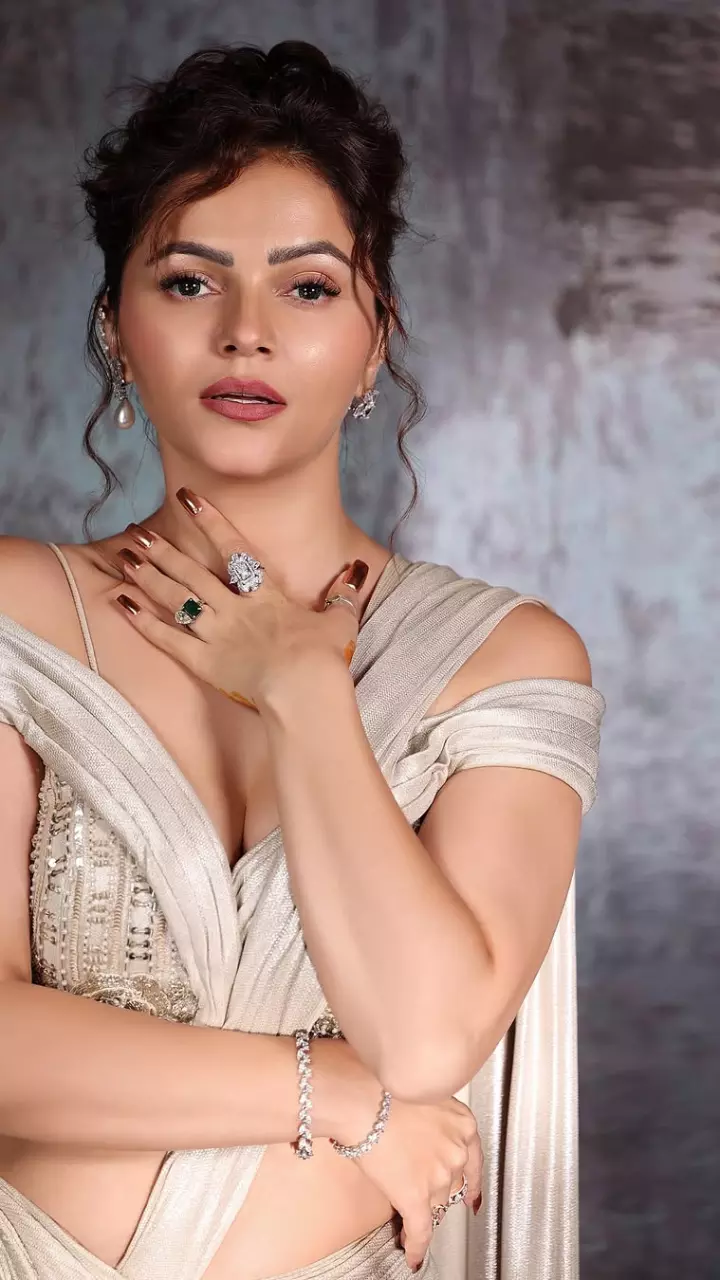 रुबीना दिलैक का दिखा गॉर्जियस लुक